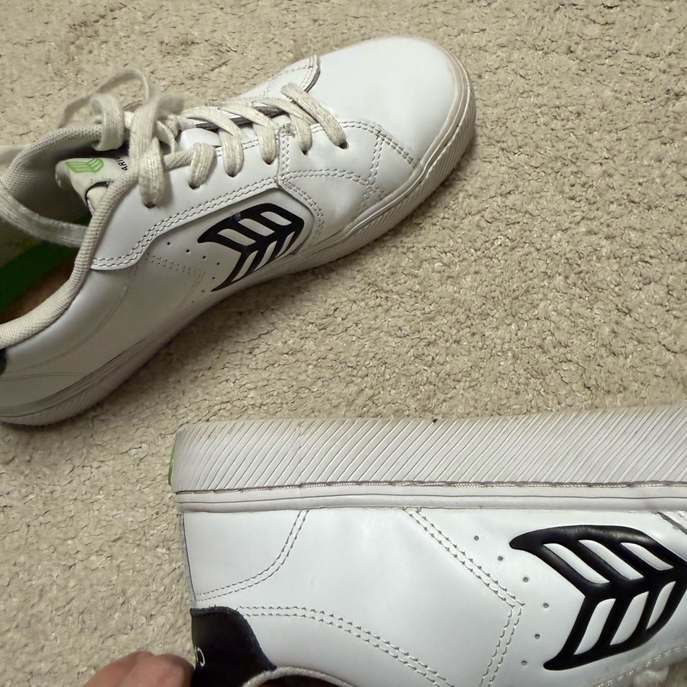 Cariuma White and Black Women's Sneakers - Picture 8 of 9